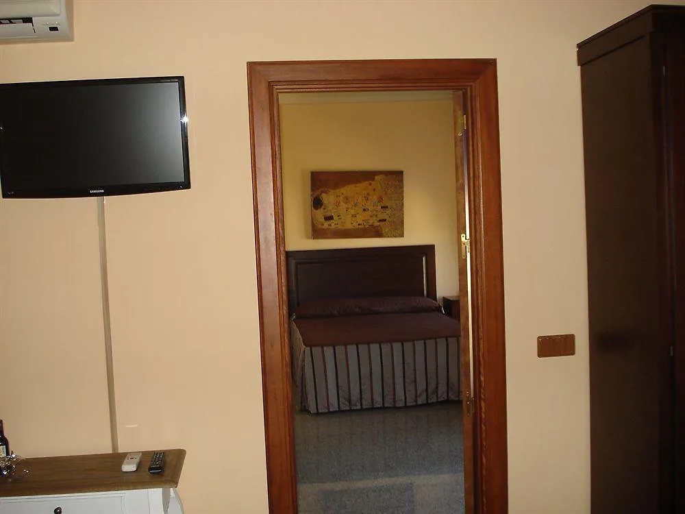 ****  Hotel Plaza Del Castillo Málaga Spagna